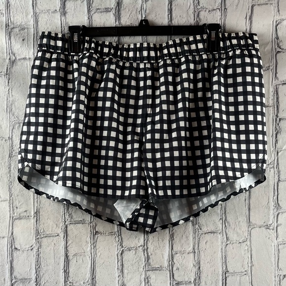 Old Navy Size:2X Women Active  Stretch  Athletic Shorts Black/White 3” Inseam - Picture 9 of 10